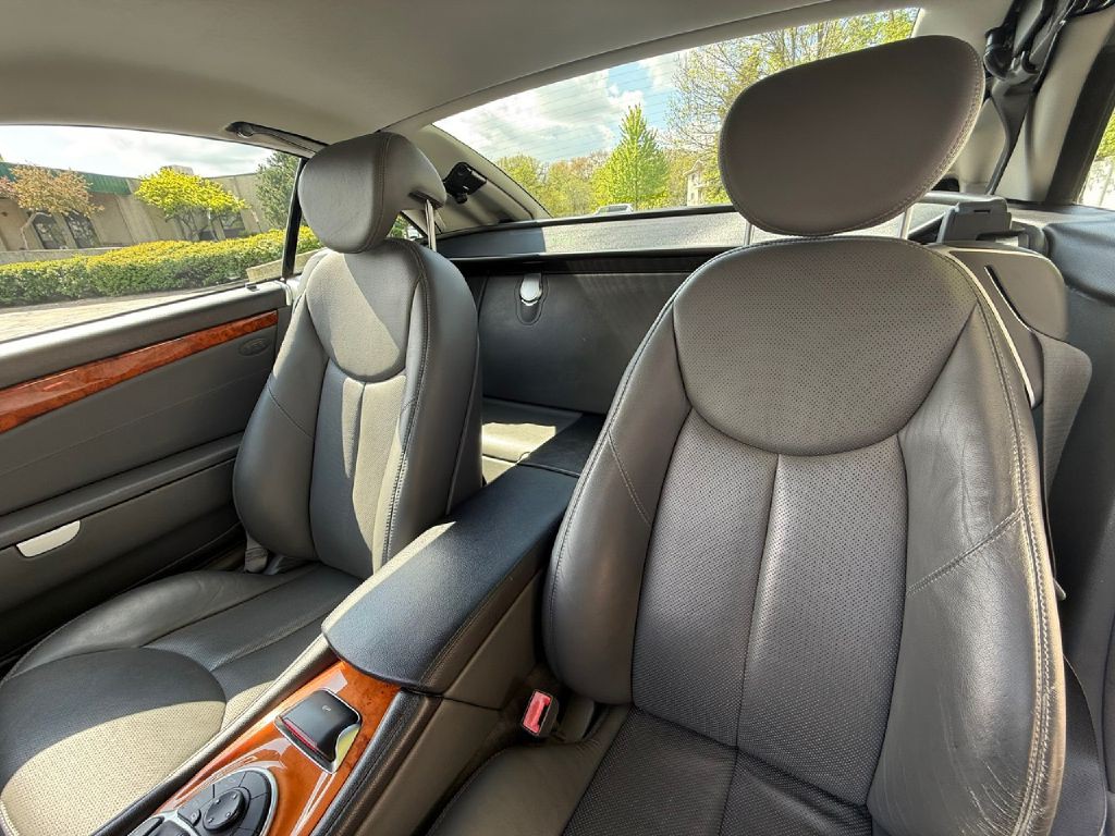2003 Mercedes-Benz SL-Class Image 16