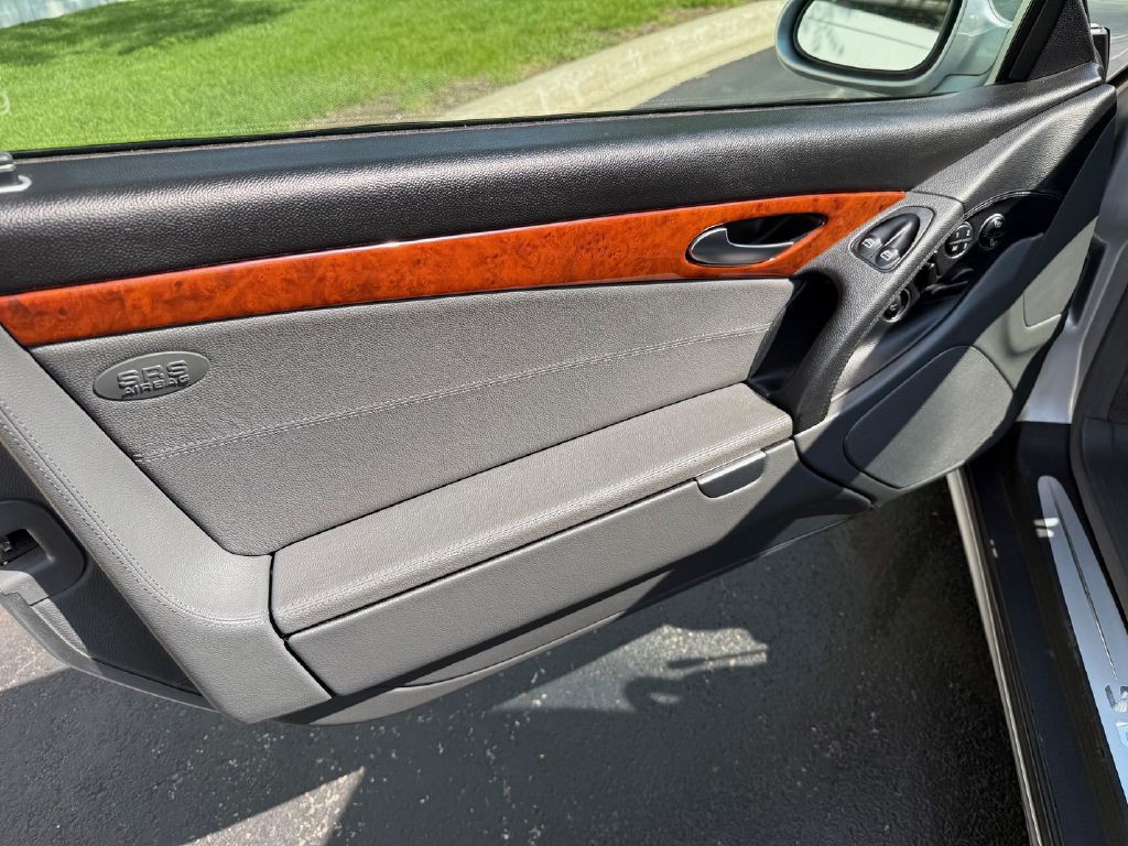 2003 Mercedes-Benz SL-Class Image 26