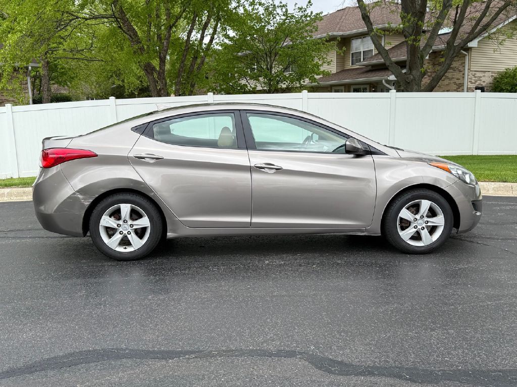 2011 Hyundai Elantra Image 6