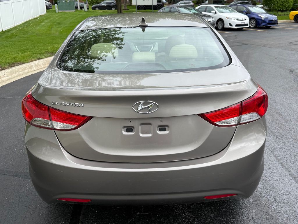 2011 Hyundai Elantra Image 7
