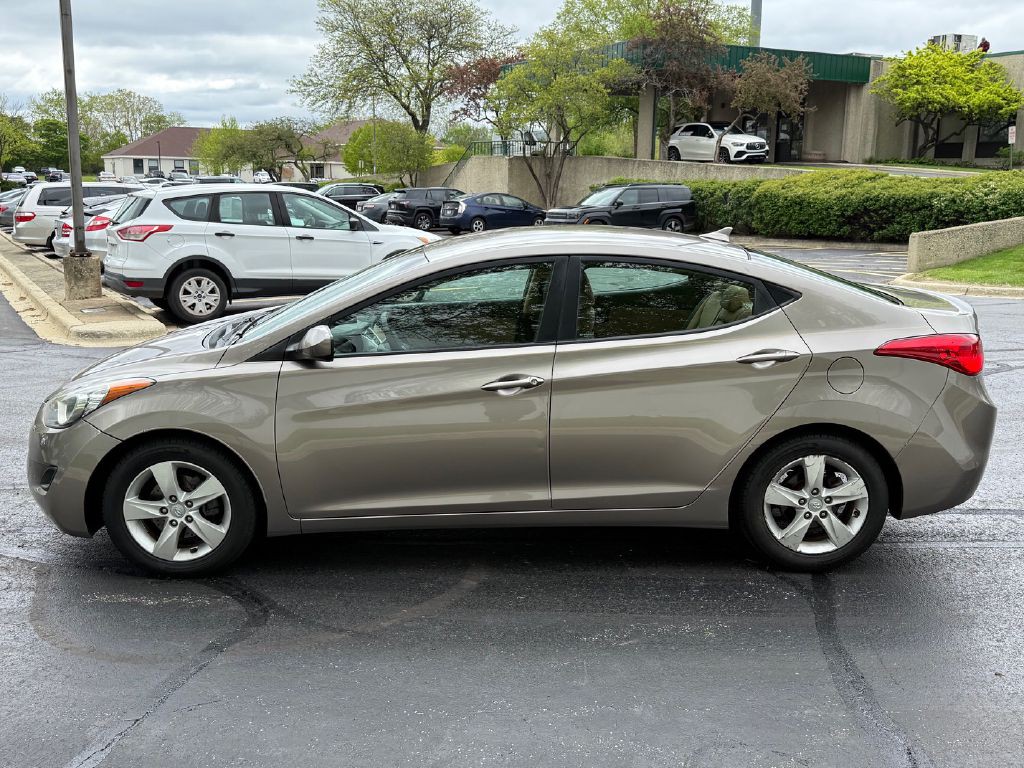 2011 Hyundai Elantra Image 9