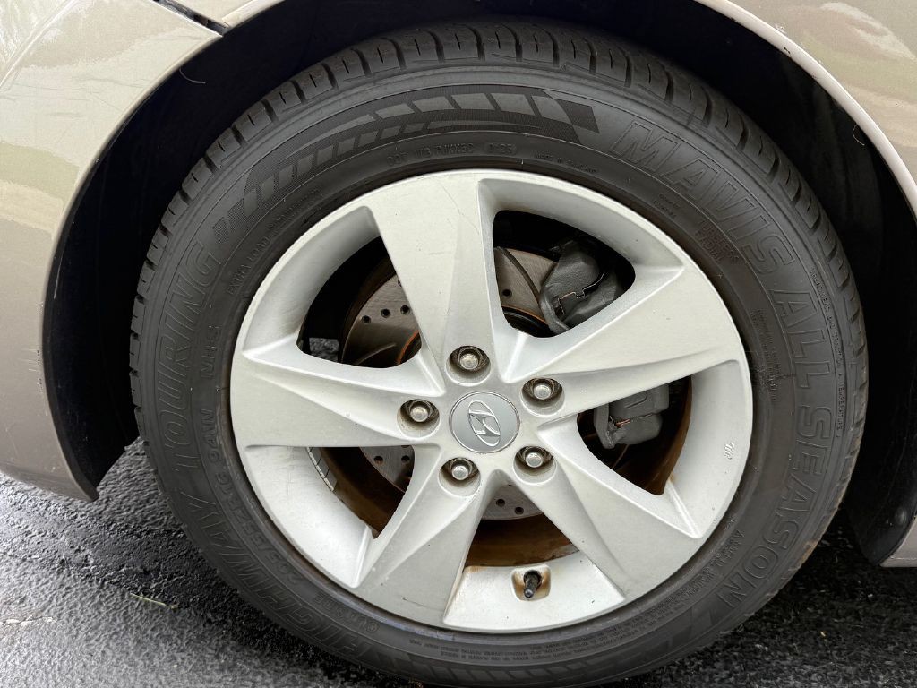 2011 Hyundai Elantra Image 12