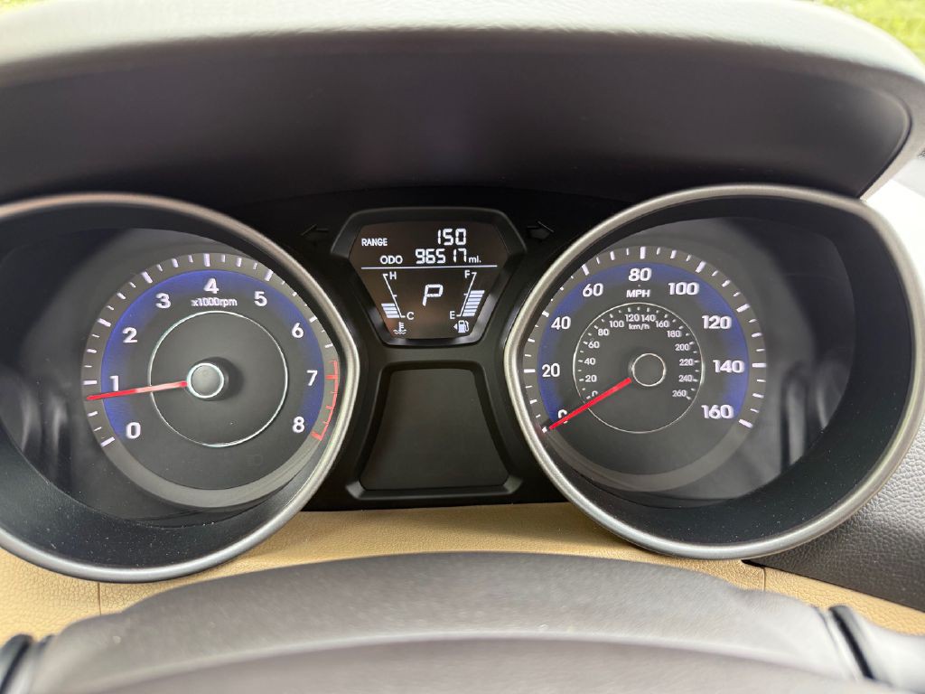 2011 Hyundai Elantra Image 13