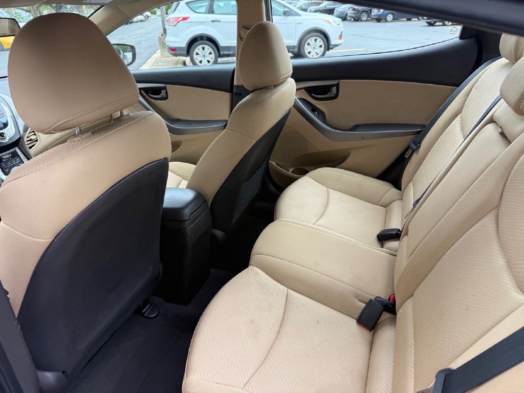 2011 Hyundai Elantra Image 26