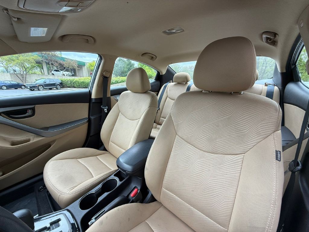 2011 Hyundai Elantra Image 28