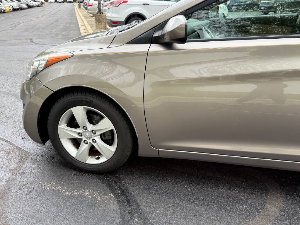 2011 Hyundai Elantra Image 30