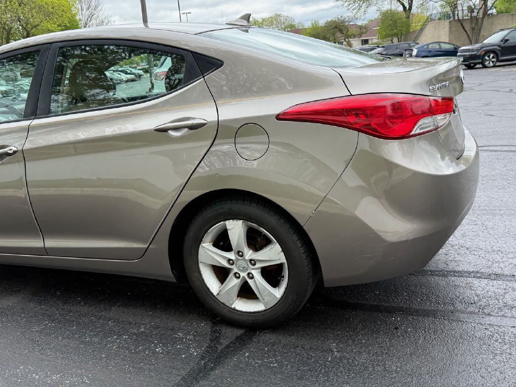 2011 Hyundai Elantra Image 31