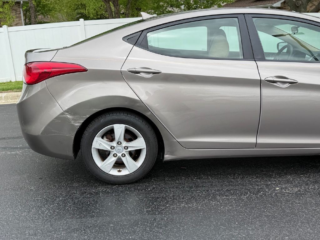 2011 Hyundai Elantra Image 32