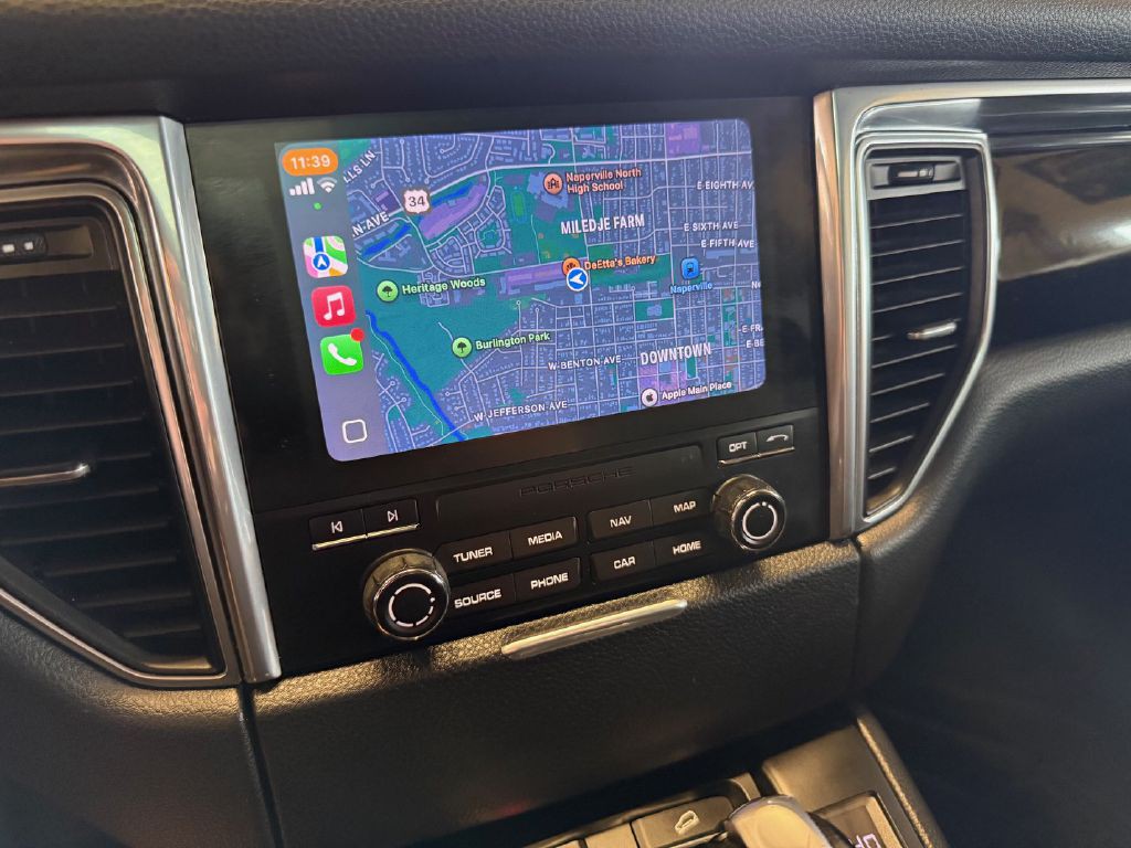 2018 Porsche Macan Image 14