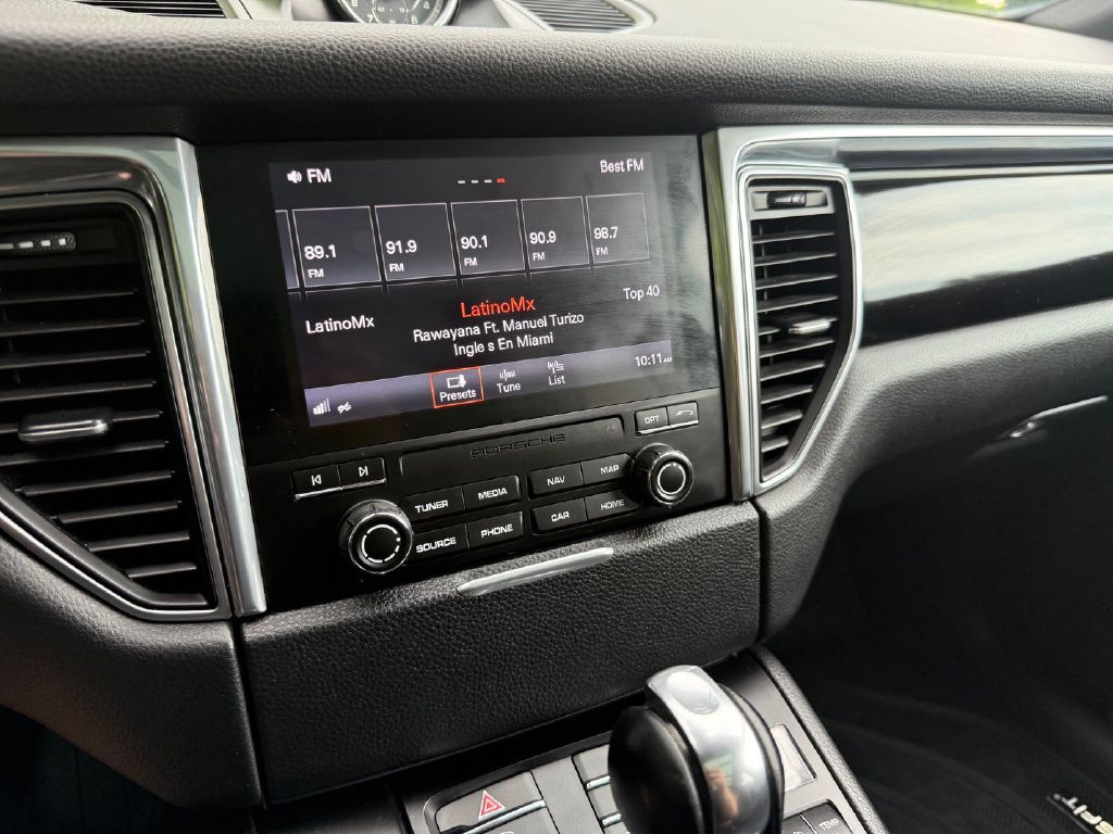 2018 Porsche Macan Image 27