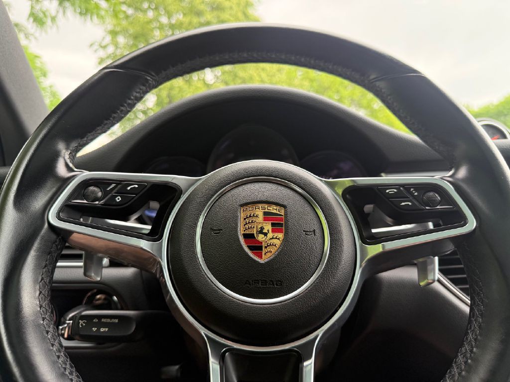 2018 Porsche Macan Image 28