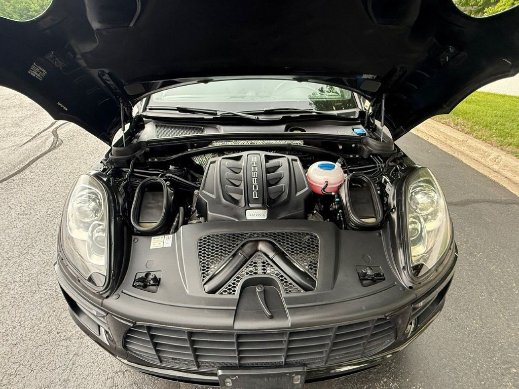 2018 Porsche Macan Image 32