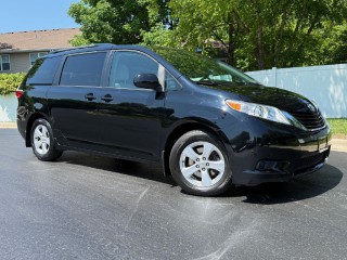Image for 2015 Toyota Sienna LE ID: 7444298