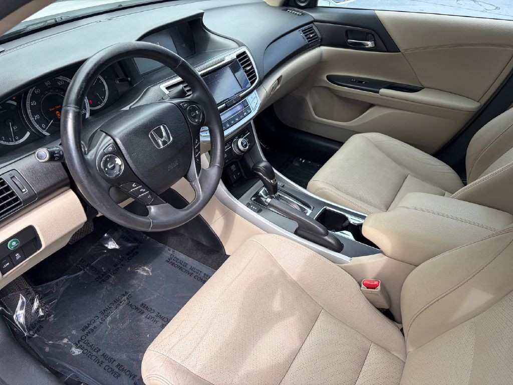 2013 Honda Accord Image 30