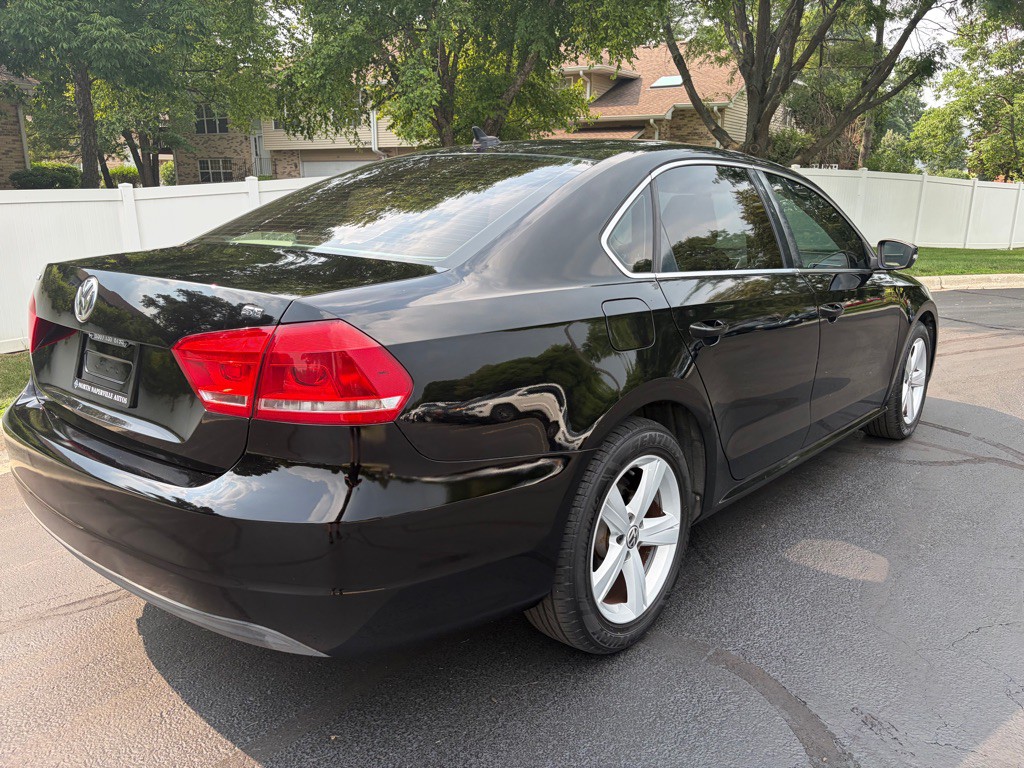 2013 Volkswagen Passat Image 8