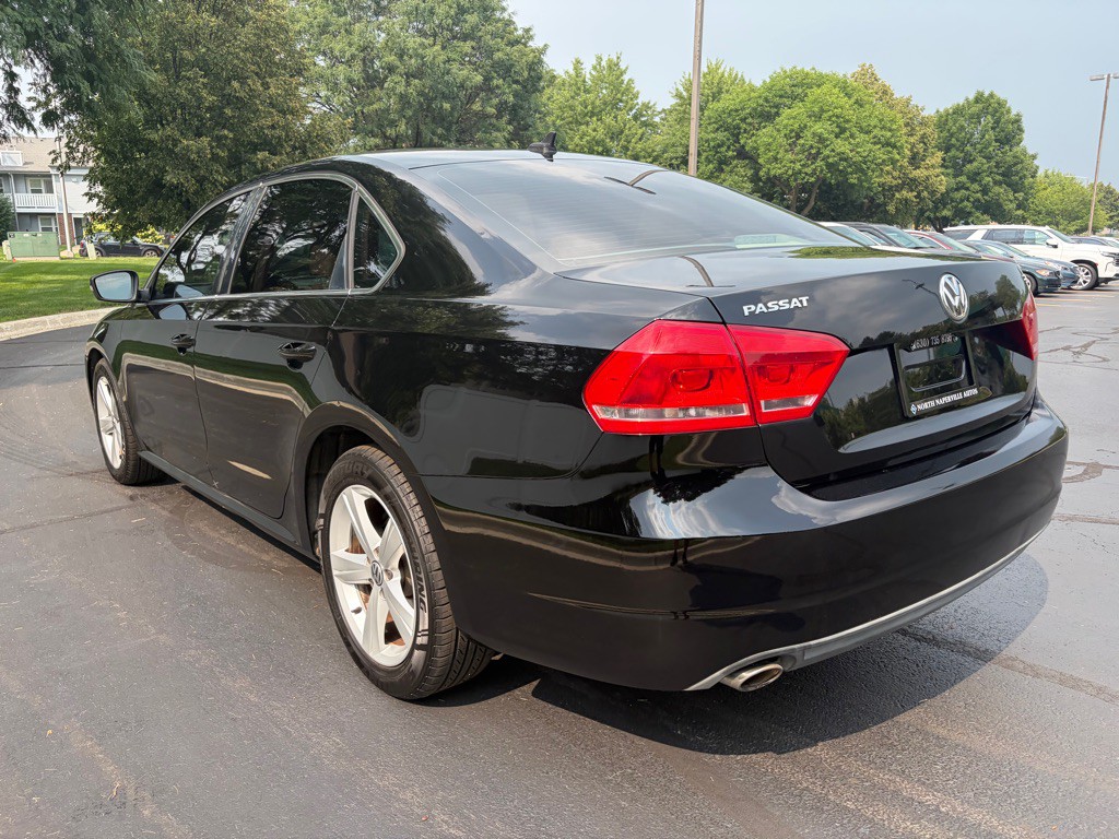 2013 Volkswagen Passat Image 12