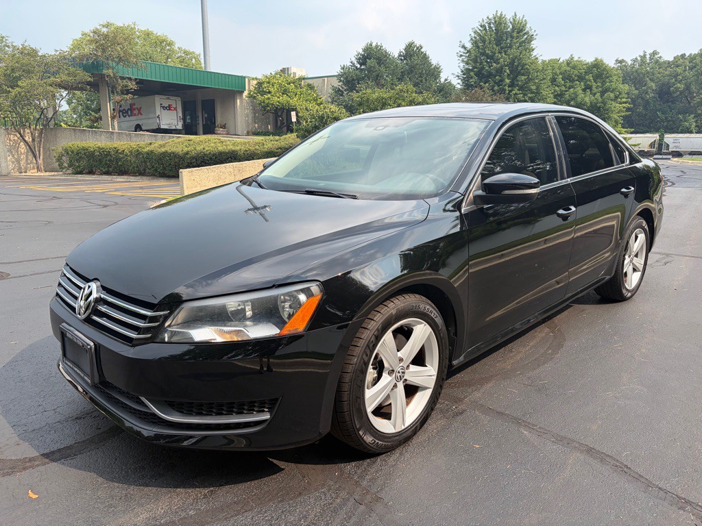 2013 Volkswagen Passat Image 15