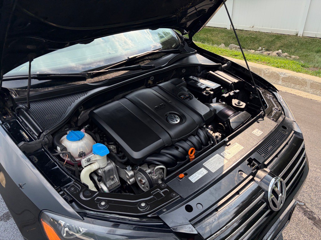 2013 Volkswagen Passat Image 21