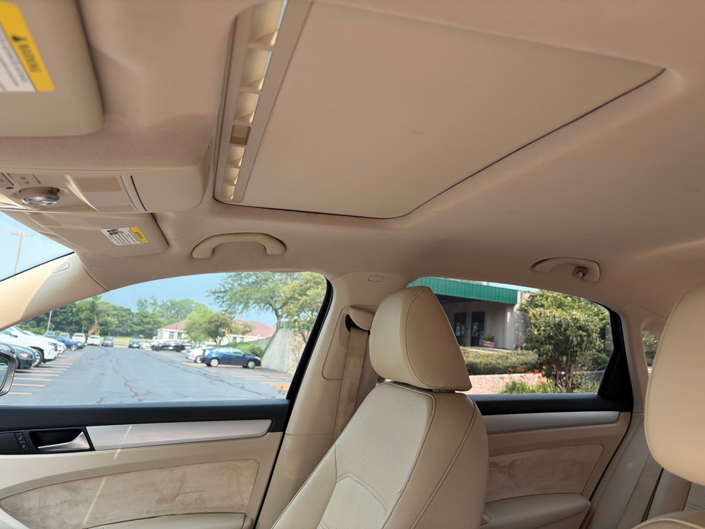 2013 Volkswagen Passat Image 38