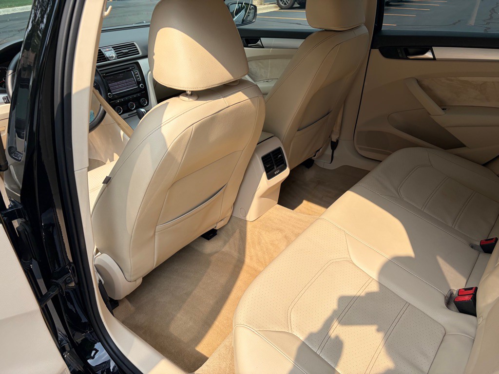 2013 Volkswagen Passat Image 40