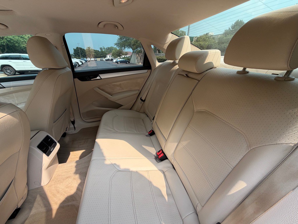 2013 Volkswagen Passat Image 45