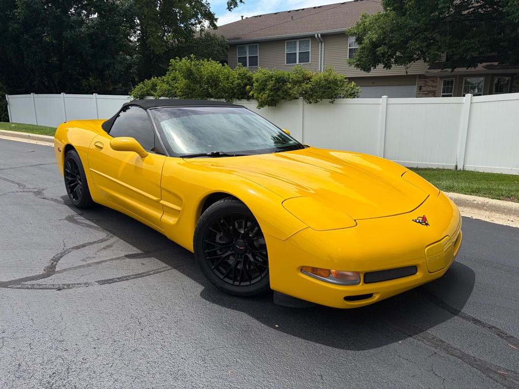2004 Chevrolet Corvette Image 3