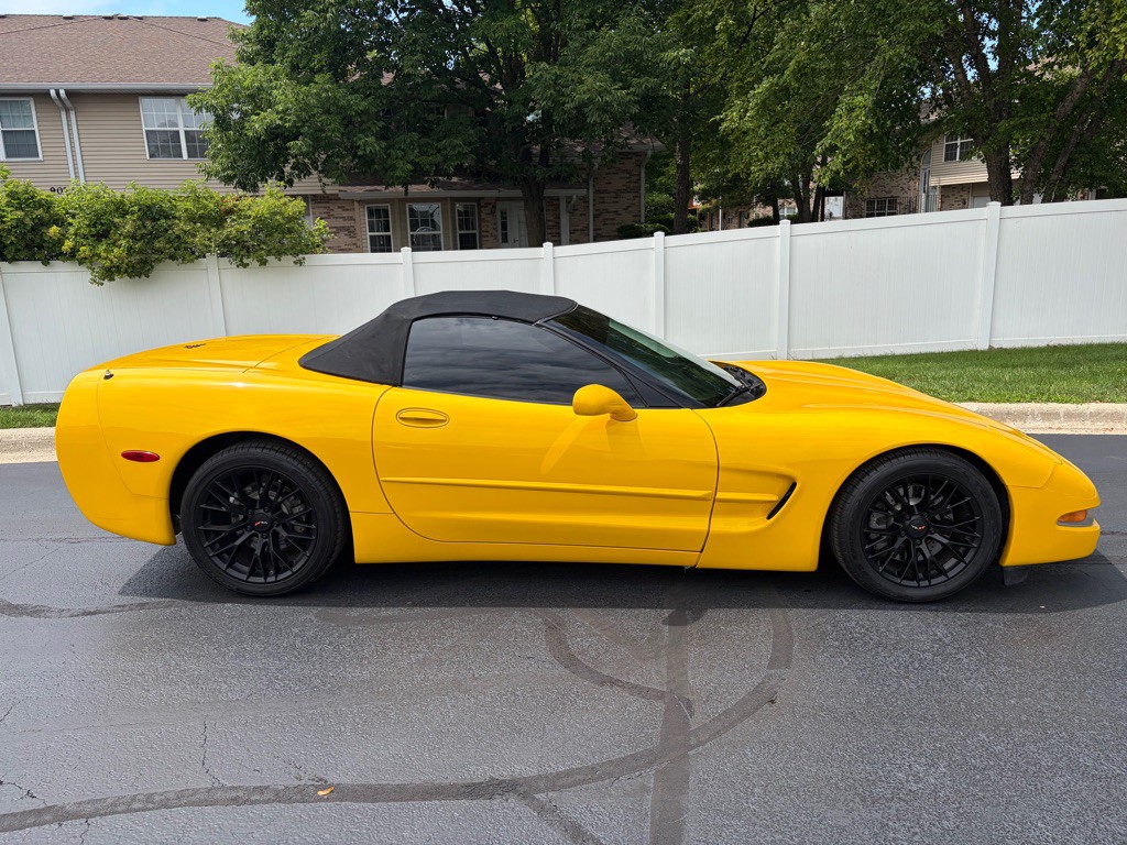 2004 Chevrolet Corvette Image 6