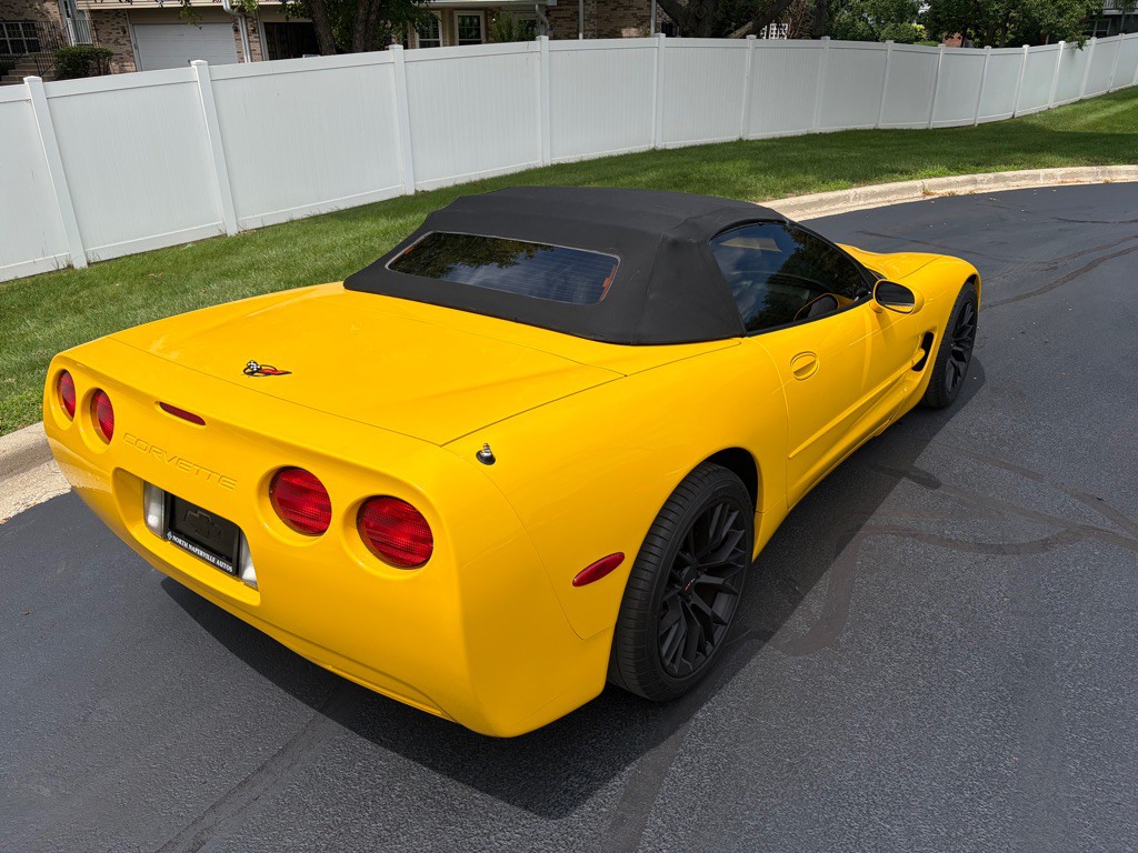 2004 Chevrolet Corvette Image 7