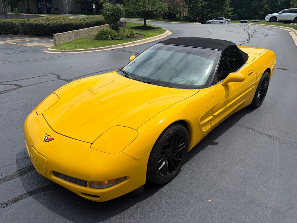 2004 Chevrolet Corvette Image 14