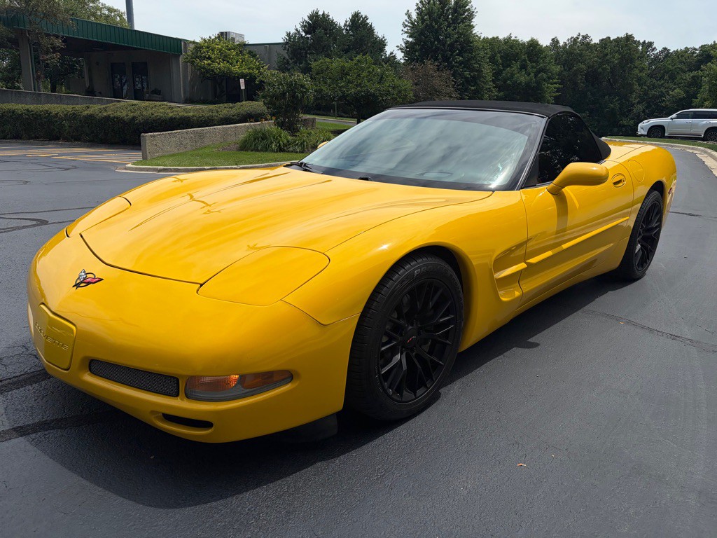 2004 Chevrolet Corvette Image 15