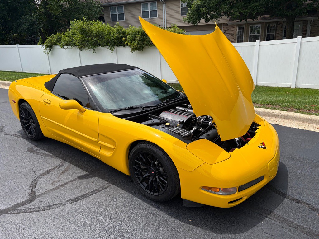 2004 Chevrolet Corvette Image 21