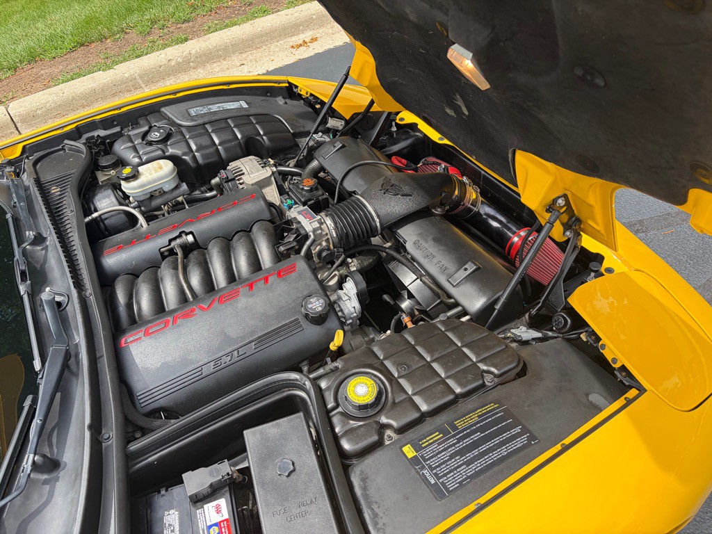 2004 Chevrolet Corvette Image 22
