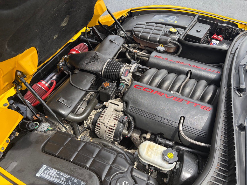 2004 Chevrolet Corvette Image 23