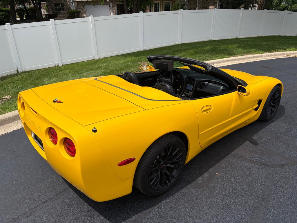 2004 Chevrolet Corvette Image 26