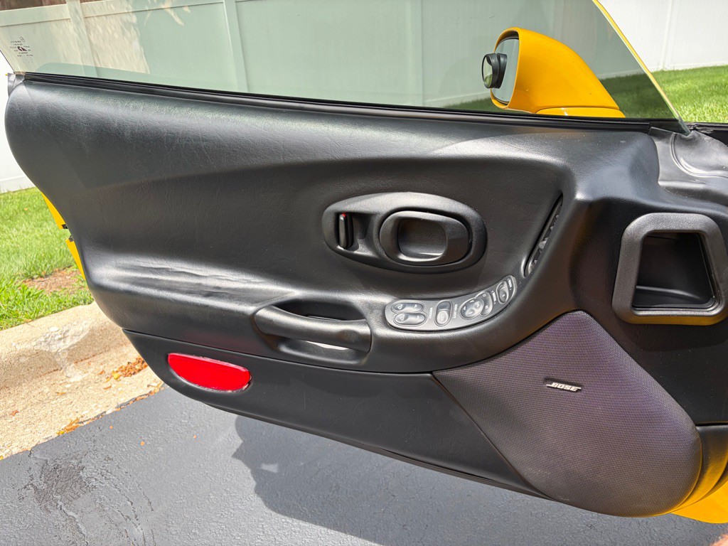 2004 Chevrolet Corvette Image 36