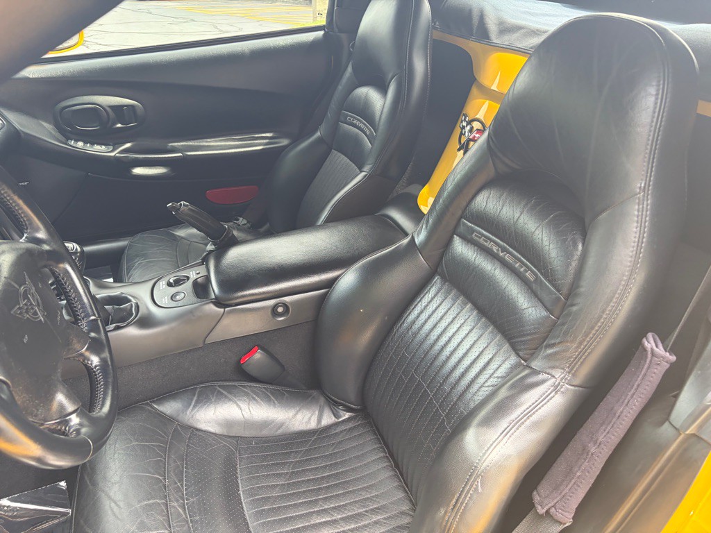 2004 Chevrolet Corvette Image 39