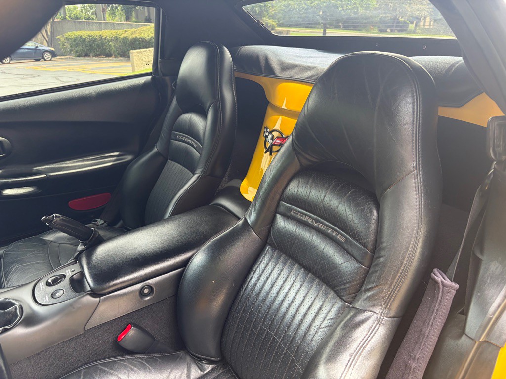 2004 Chevrolet Corvette Image 40