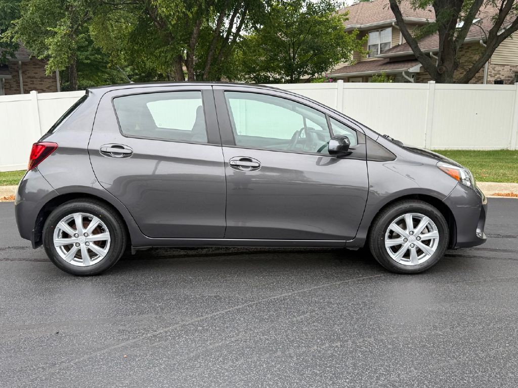 2017 Toyota Yaris Image 4