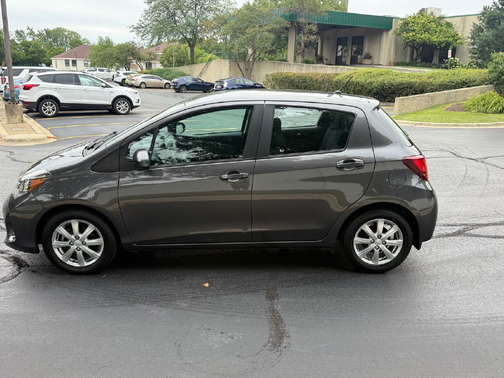 2017 Toyota Yaris Image 8