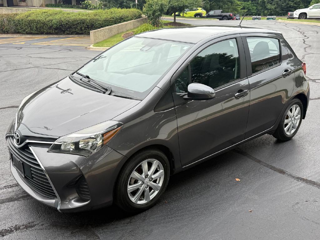 2017 Toyota Yaris Image 9