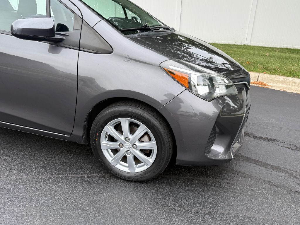 2017 Toyota Yaris Image 11