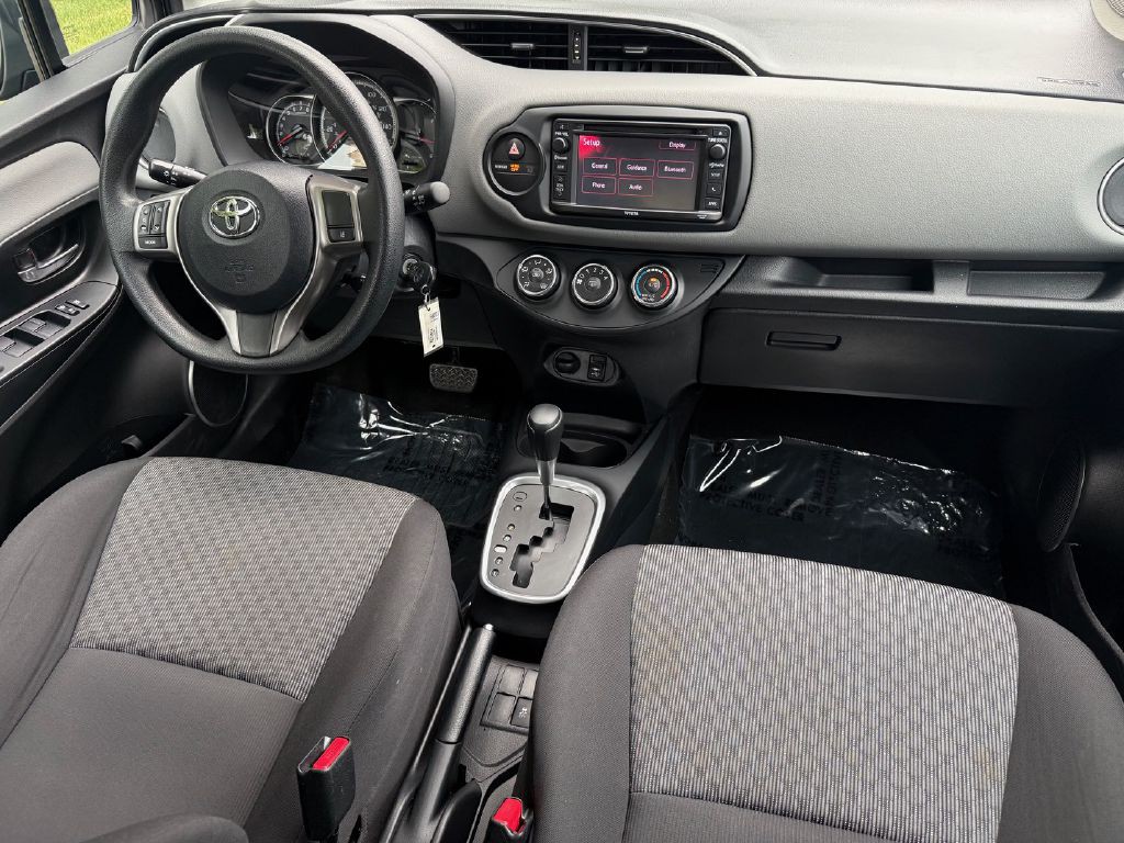 2017 Toyota Yaris Image 12