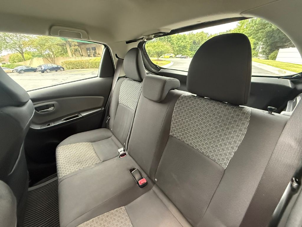 2017 Toyota Yaris Image 21