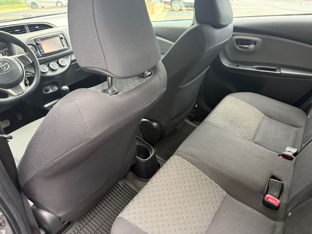2017 Toyota Yaris Image 22