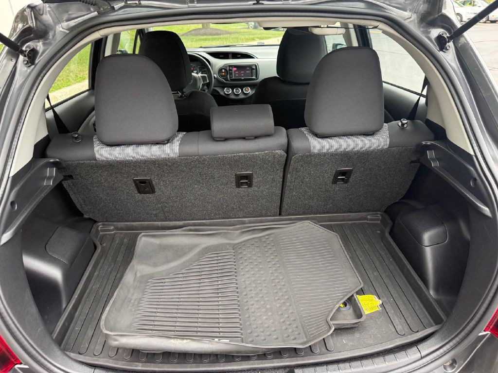 2017 Toyota Yaris Image 24