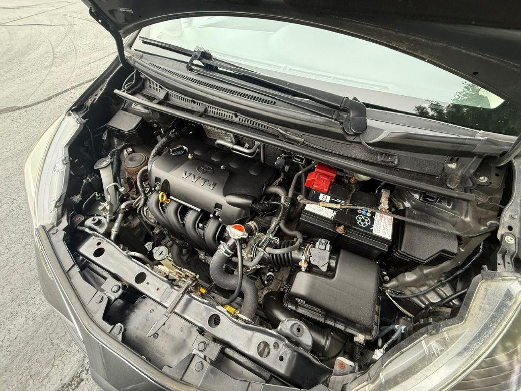 2017 Toyota Yaris Image 32