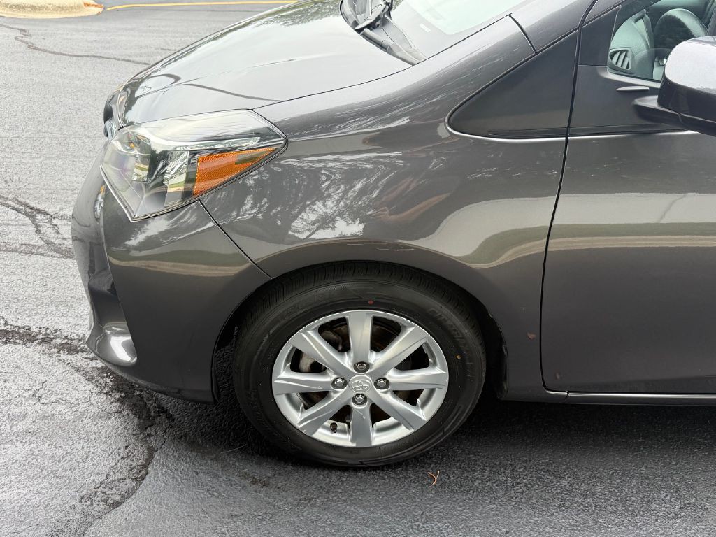2017 Toyota Yaris Image 33