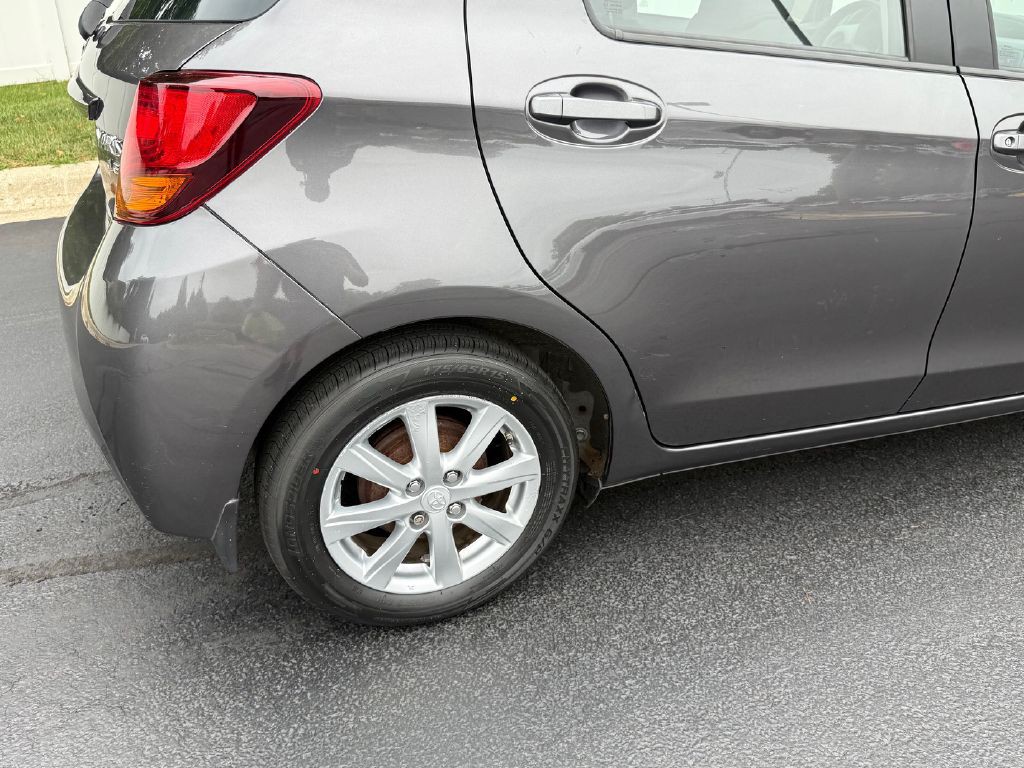 2017 Toyota Yaris Image 35