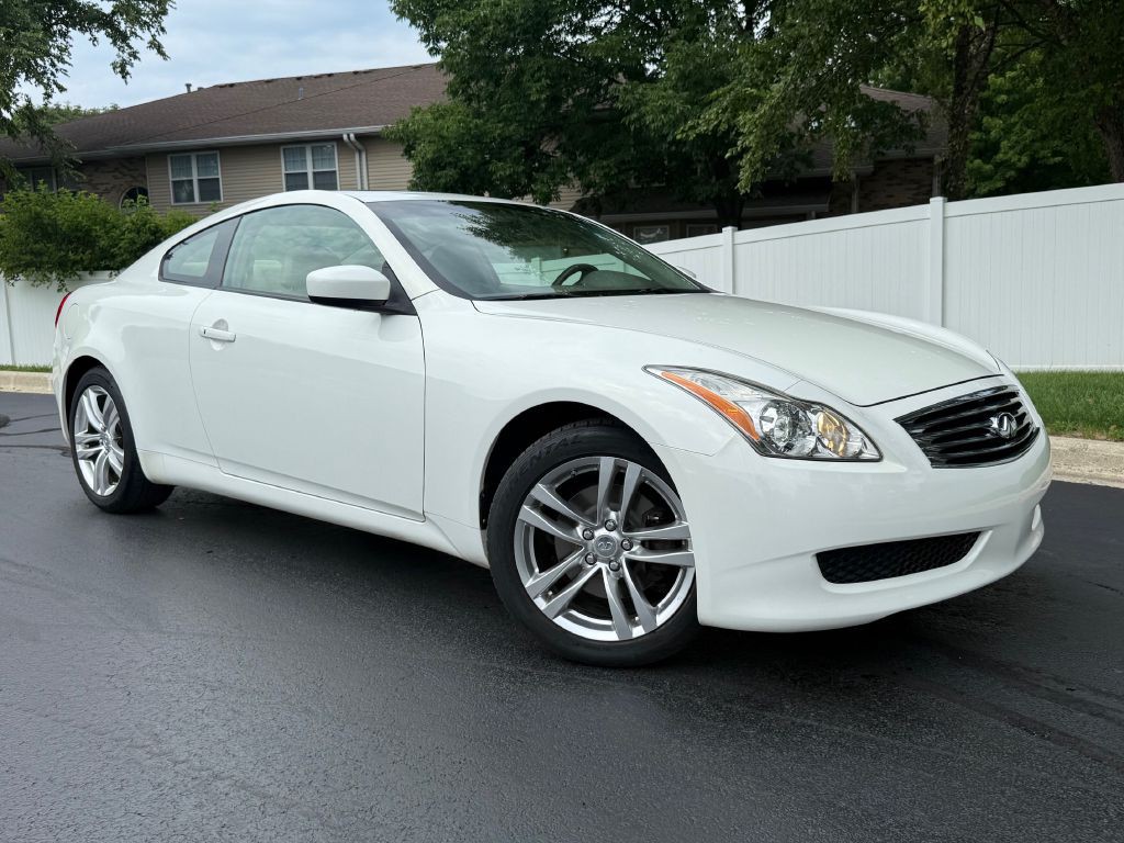 2009 INFINITI G37 Image 2