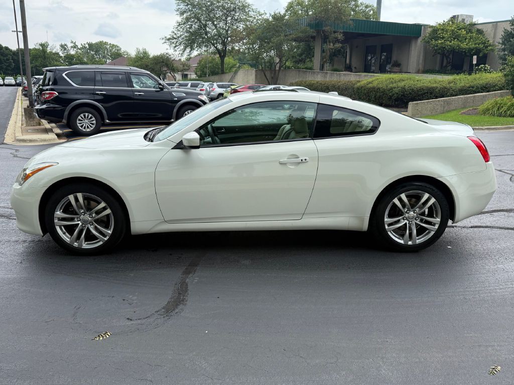 2009 INFINITI G37 Image 9